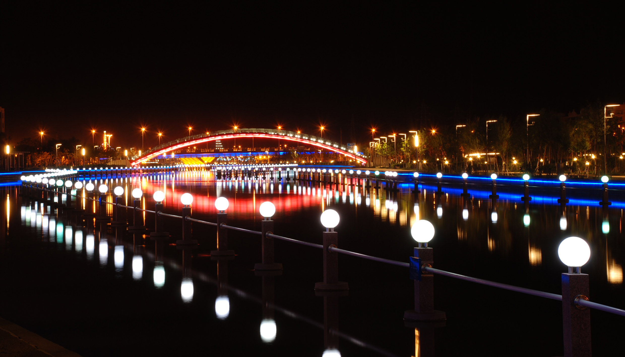 明纬电源、润泽电源